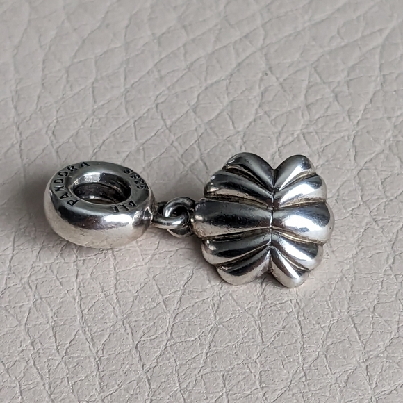 Pandora x Disney Ariel Seashell Charm - Picture 10 of 12